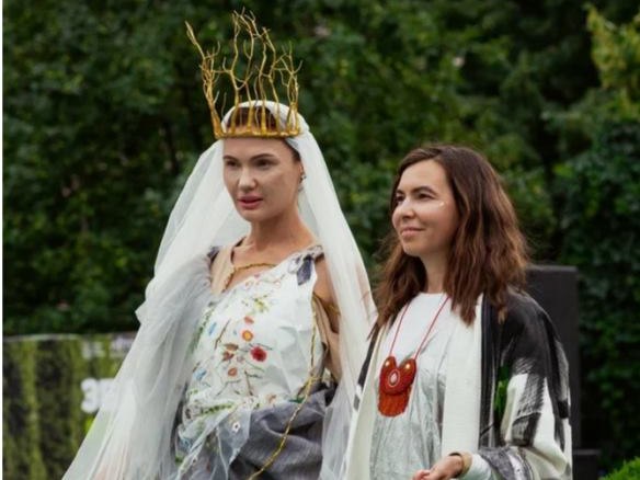Перформанс «Голоса Земли» на фестивале «Зелёный подиум»: образ в одежде из остатков материалов